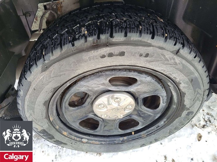 2016-ford-explorer-image-12