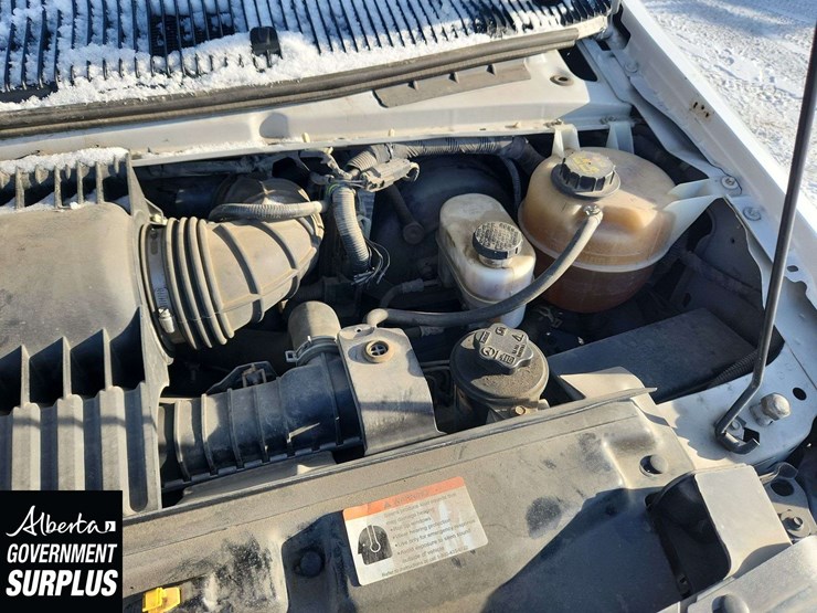 2014-ford-cargo-image-29