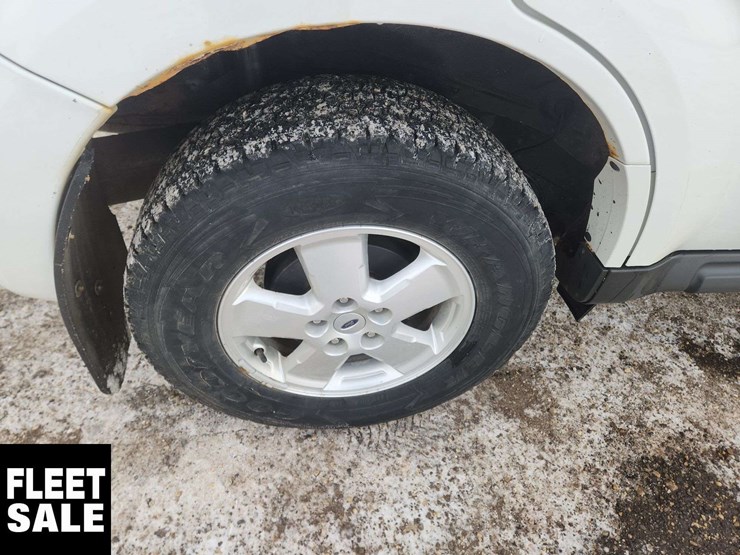 2011-ford-escape-xlt-image-11