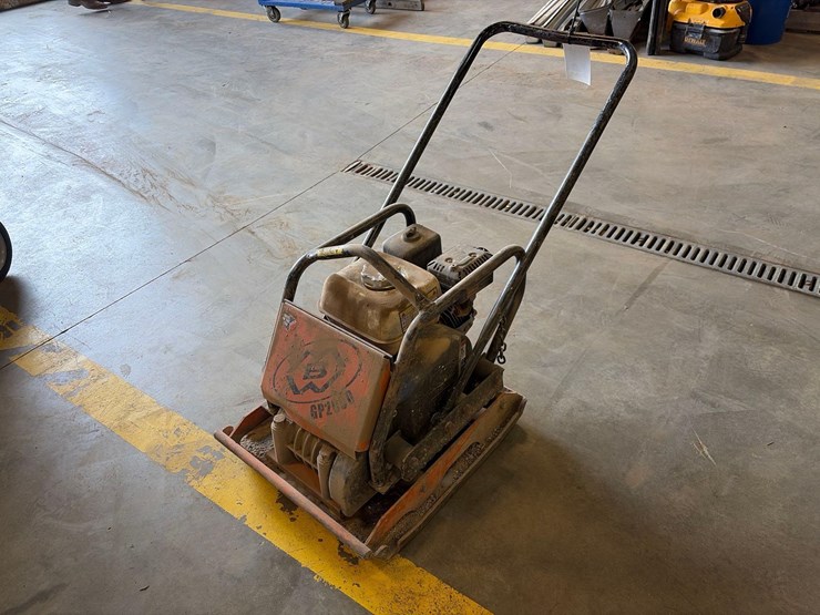 mbw-gp2000-vibratory-plate-compactor-image-1