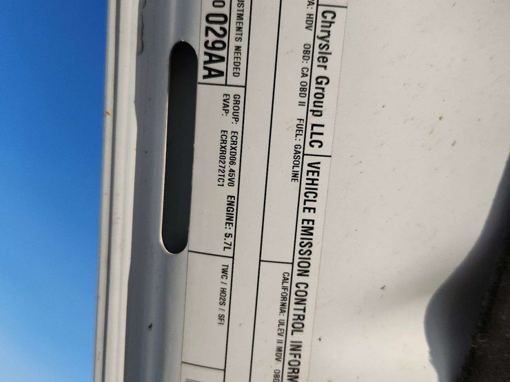 2014-ram-2500-slt-image-36