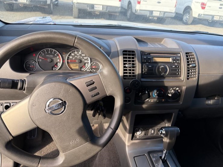 2012-nissan-pathfinder-image-11