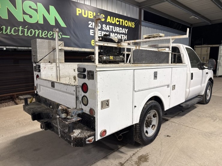 2006-ford-f350-image-9