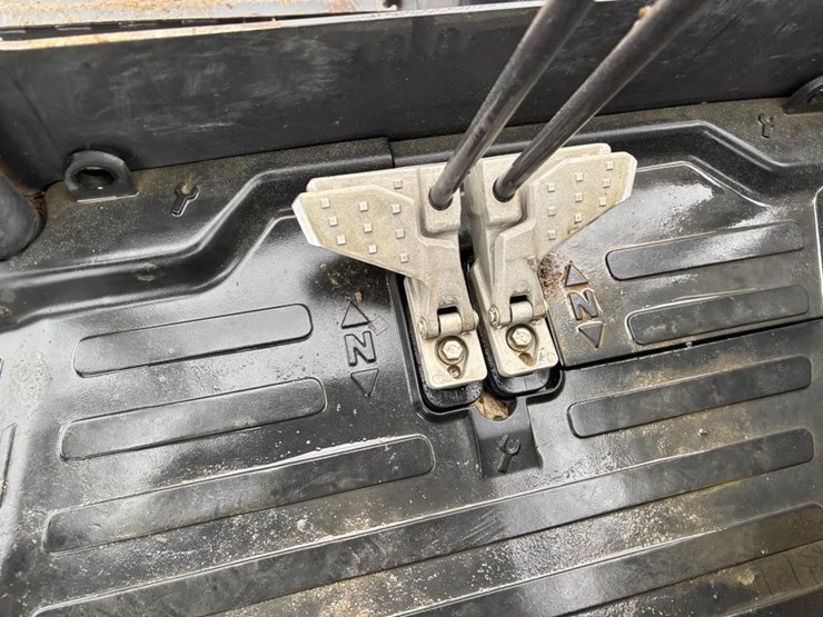 2021-bobcat-e26-image-38