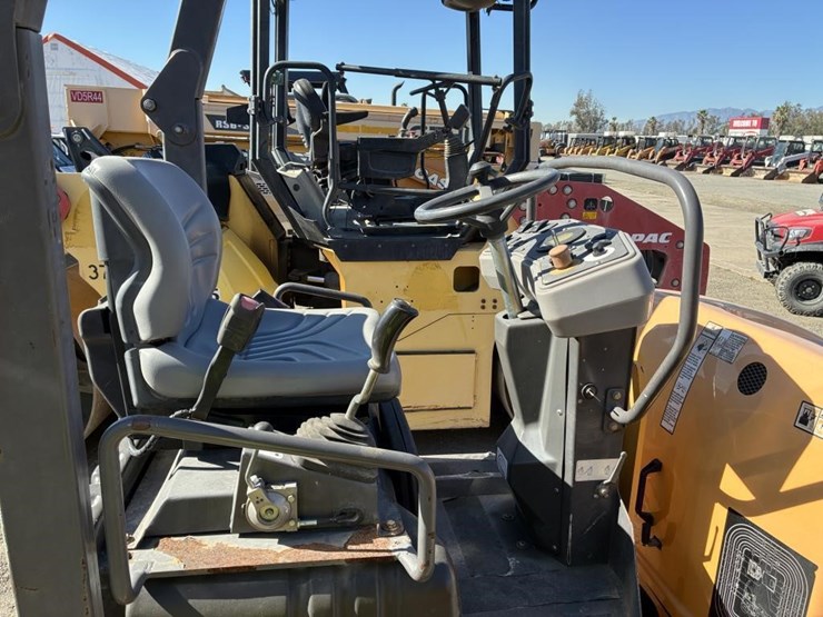 2018-volvo-dd25b-image-16