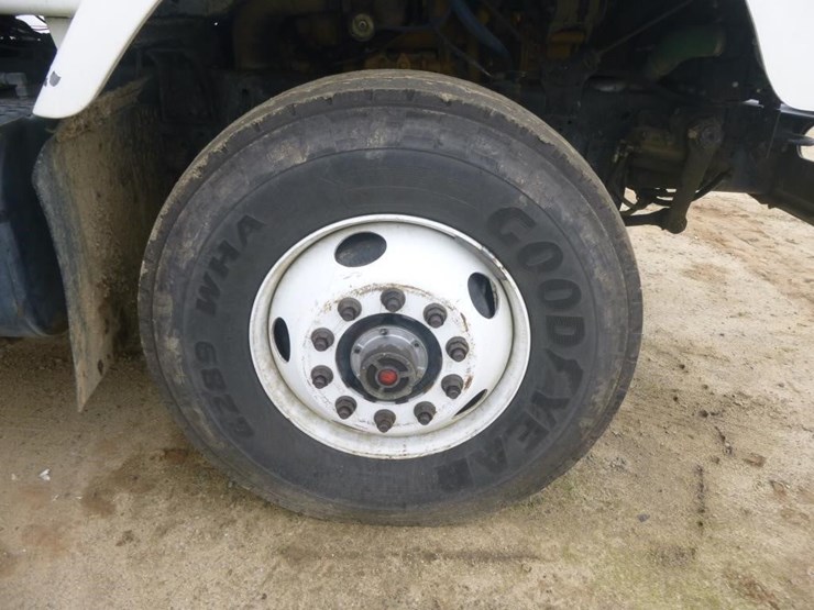 2002-international-2674-image-30