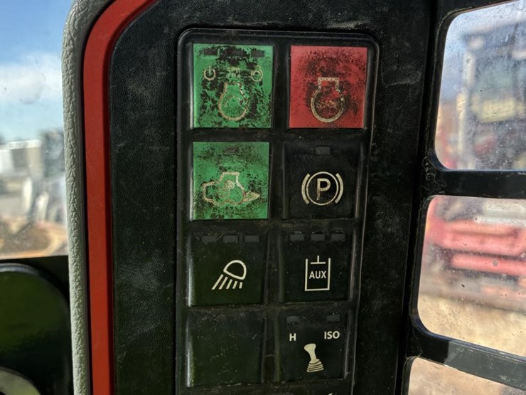 2021-bobcat-t64-image-15