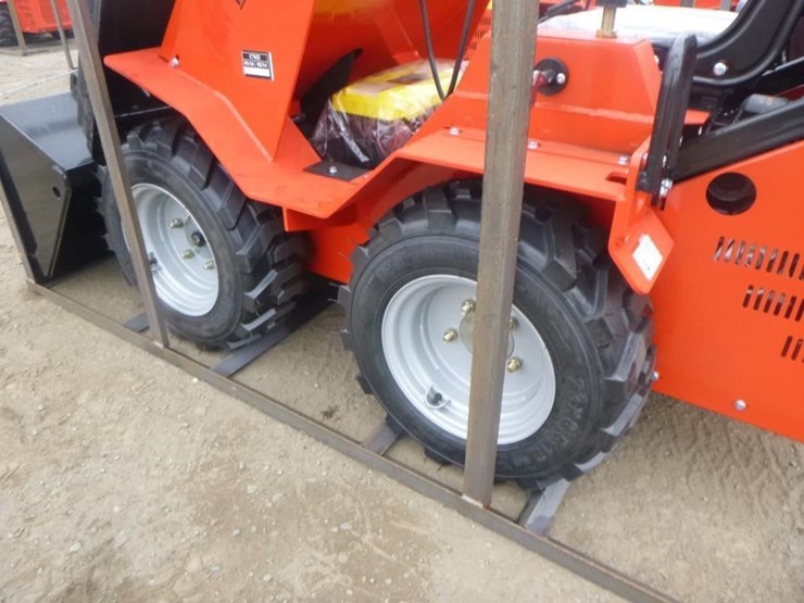 2025-agt-sda140w-skid-steer-loader-image-22