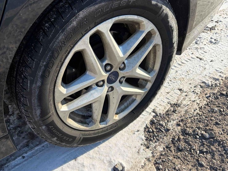 2014-ford-fusion-se-image-8