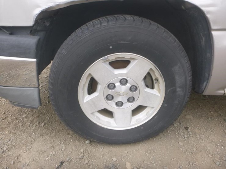 2005-chevrolet-1500-image-13