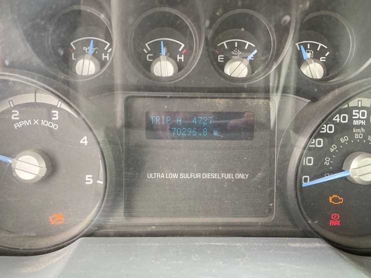 2015-ford-f750-image-38