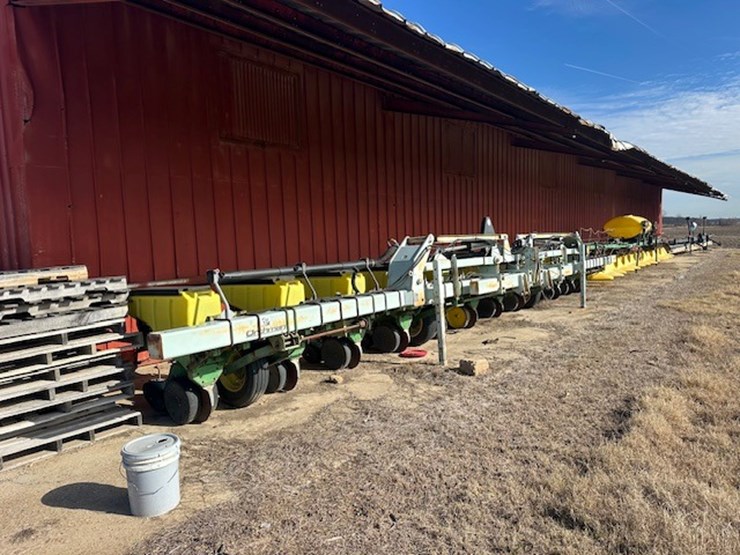 12-john-deere-12-image-3