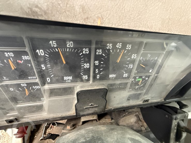 2000-international-4700-image-8