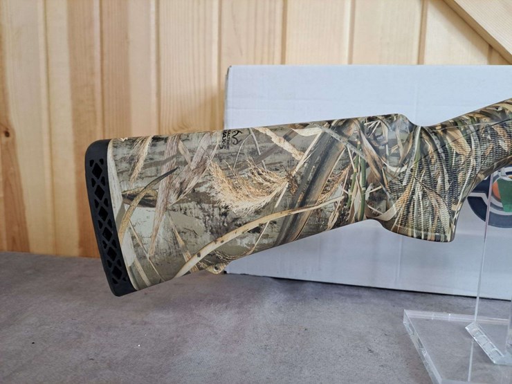 stoeger-model-3000-12-gauge-semiauto-shotgun-image-6