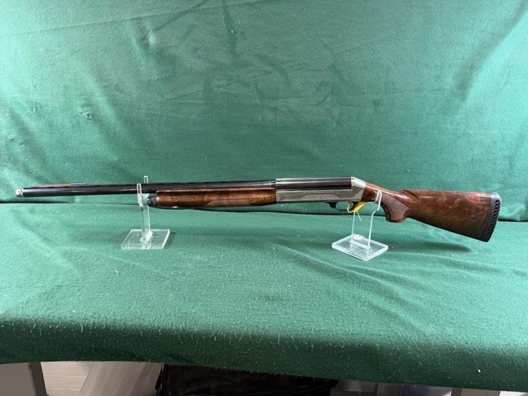 benelli-legacy-12-ga-shotgun-image-8