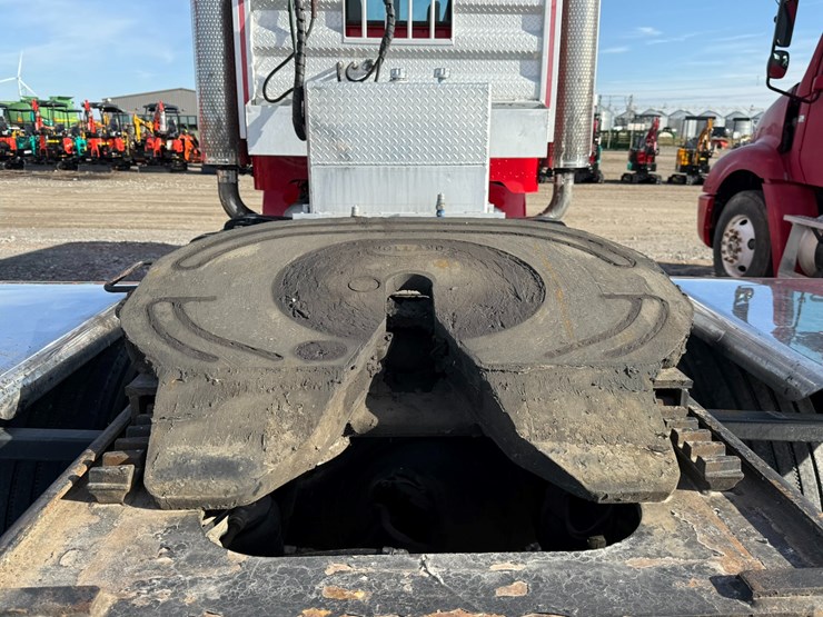 2014-peterbilt-389-image-21