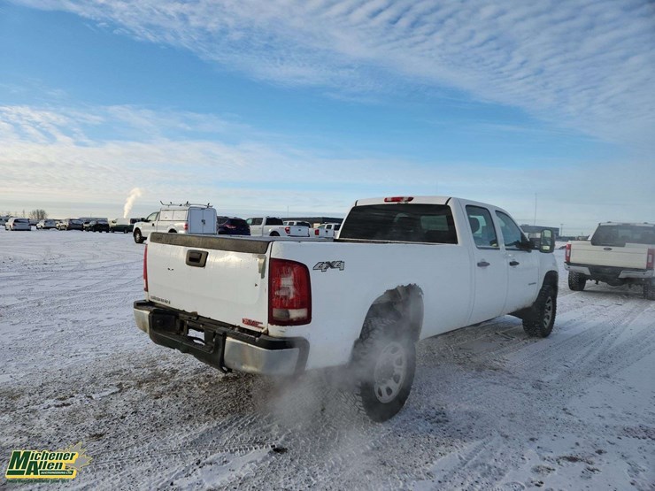 2011-gmc-sierra-3500hd-image-4