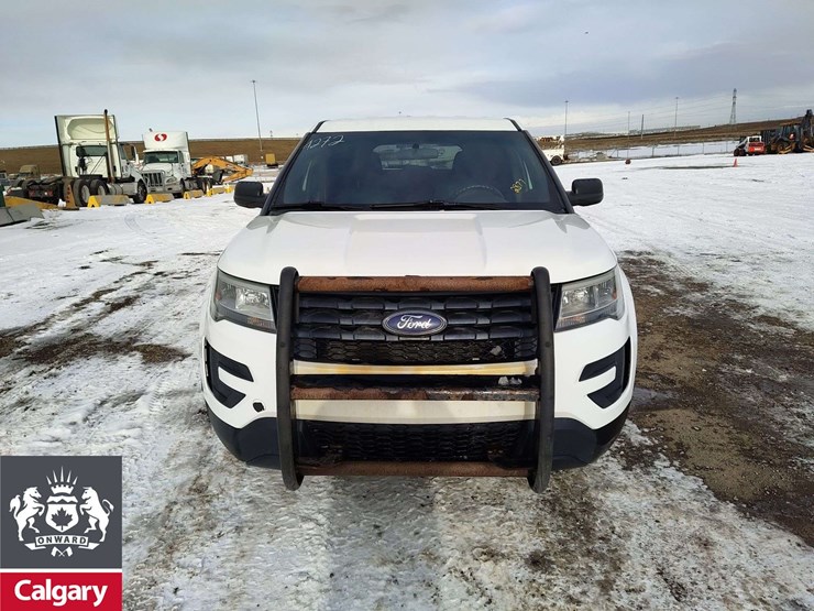 2016-ford-explorer-image-9