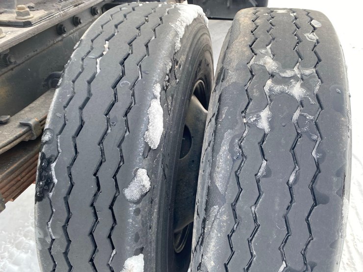 2001-case-ih-4900-image-28