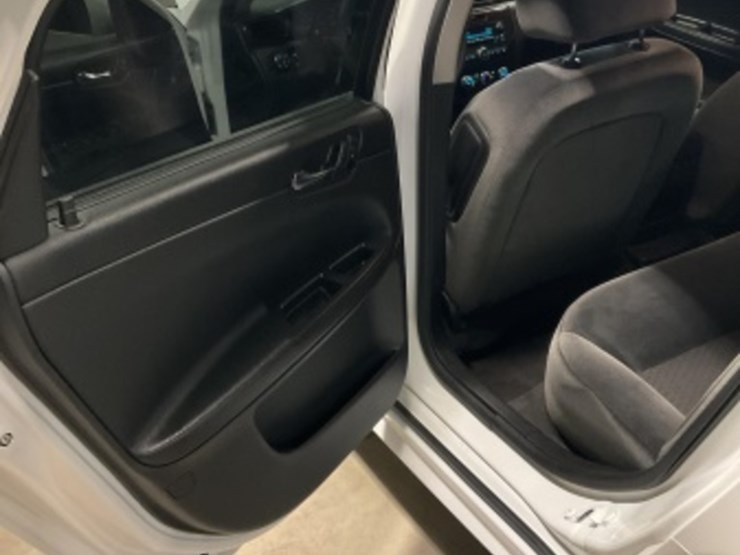 2015-chevrolet-impala-ls-sdn-image-24