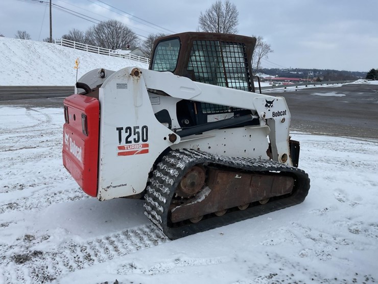 bobcat-t250-image-1