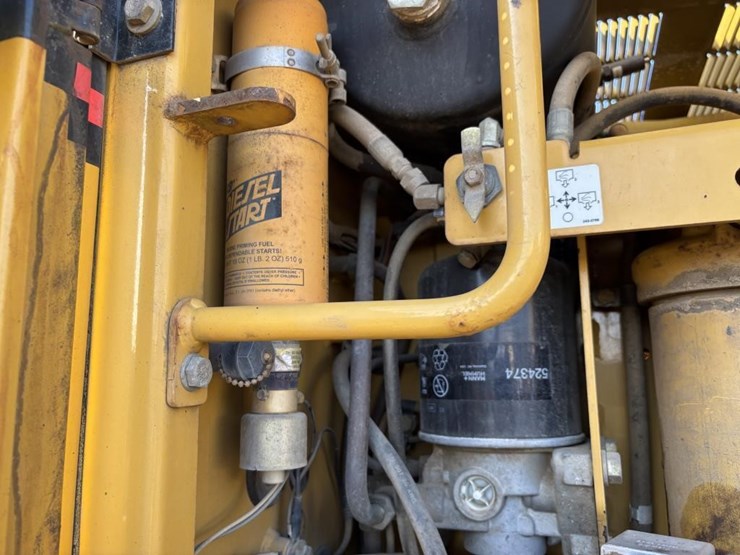 2005-caterpillar-143h-image-61