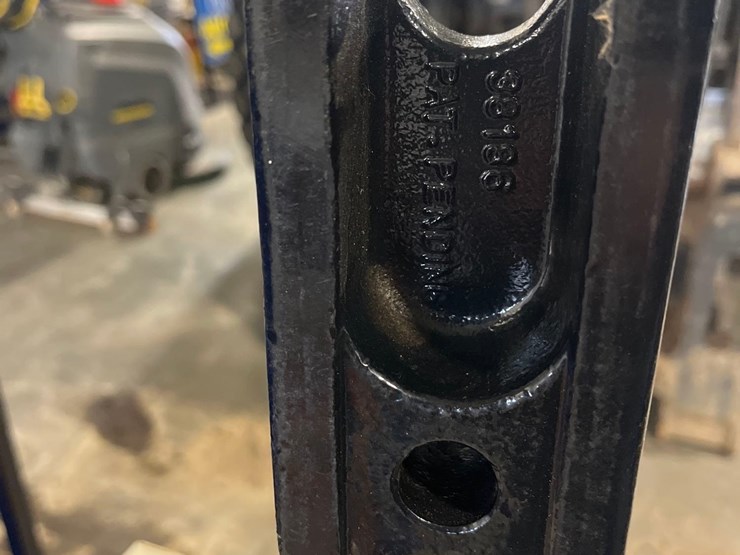 pintle-hitch-with-receiver-image-3