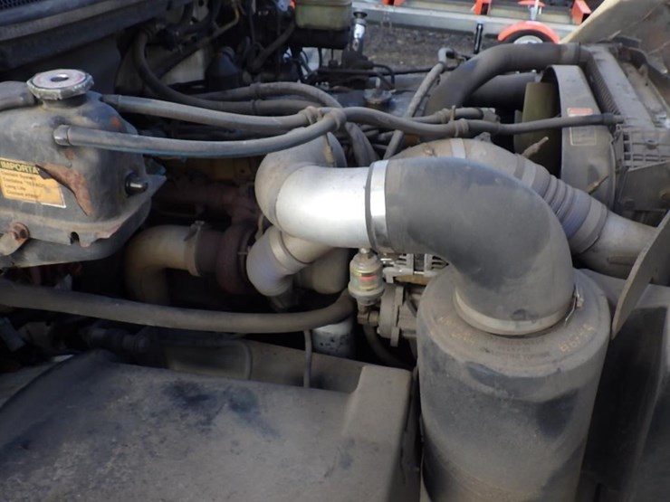 2000-freightliner-fl50-image-10