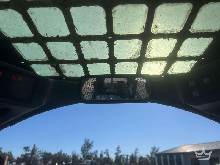 2018-deere-331g-image-14