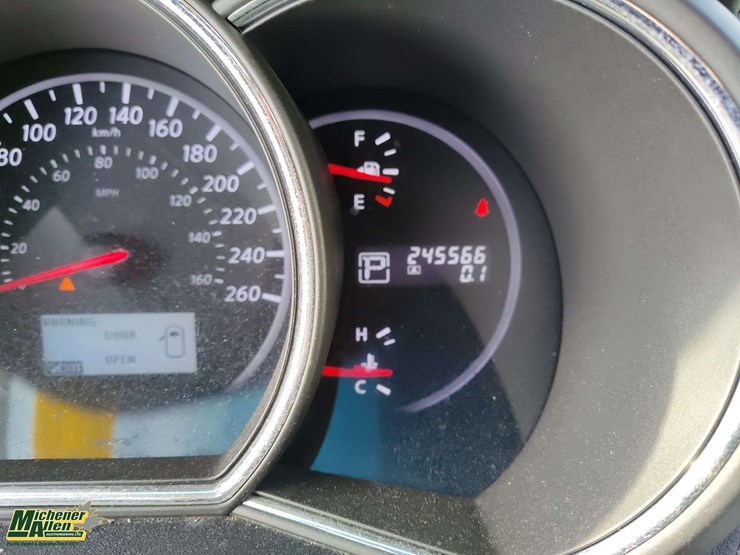 2011-nissan-murano-image-25