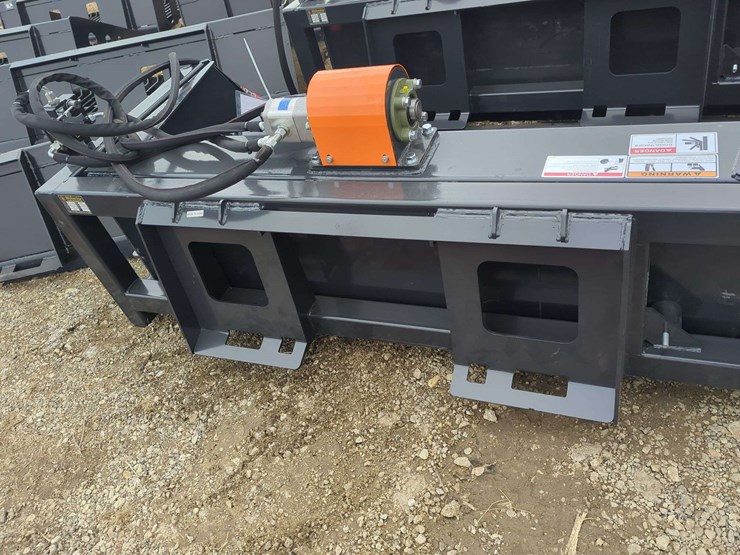 wolverine-skid-steer-72"-screening-bucket-image-3