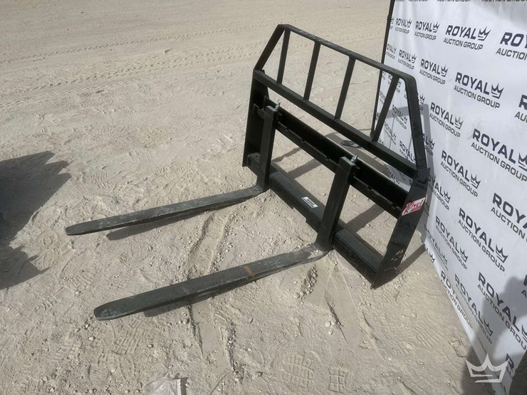 2025-kivel-42in-forks-and-frame-skid-steer-attachment-image-3