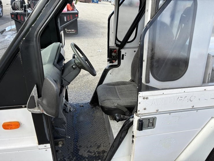 2011-westward-industries-go.4---3-wheel-vehicle-image-9