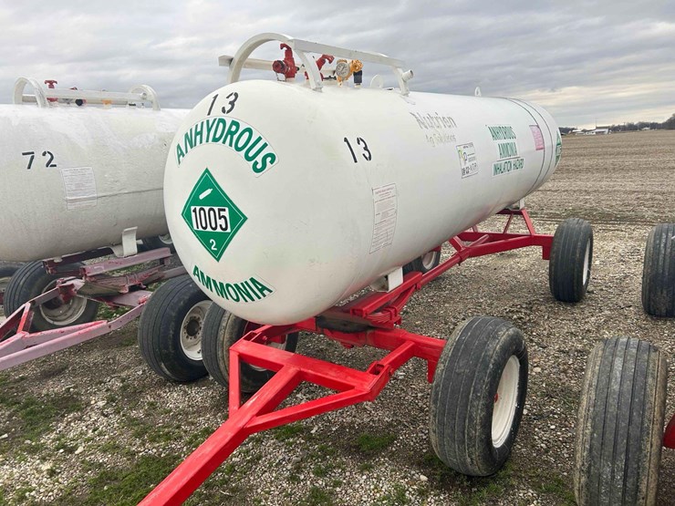 1000-gal.-nh3-tank-on-gear-#13-image-12