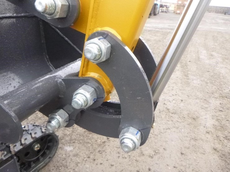 agt-mx12rx-hydraulic-excavator-image-11