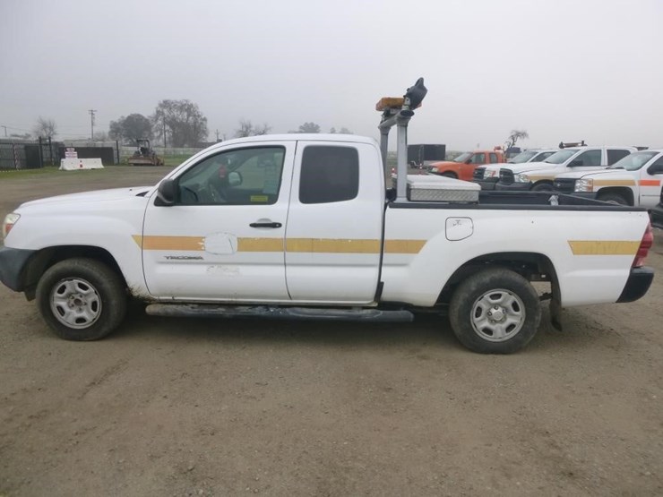 2013-toyota-tacoma-image-5