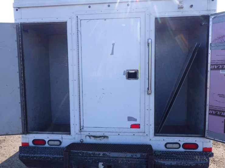 2012-ford-f550-image-11