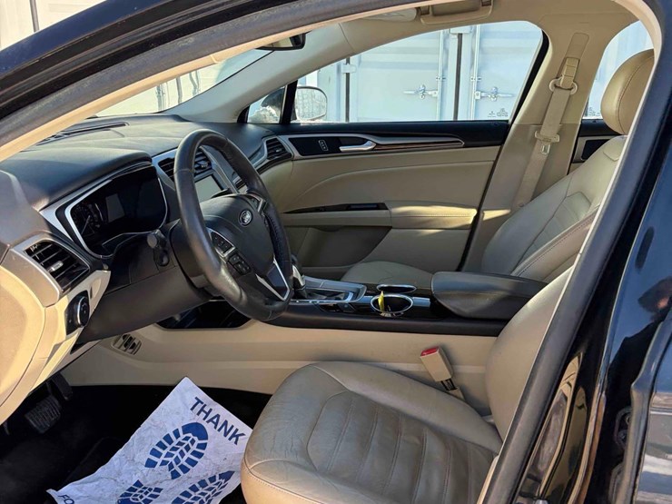 2014-ford-fusion-se-image-14