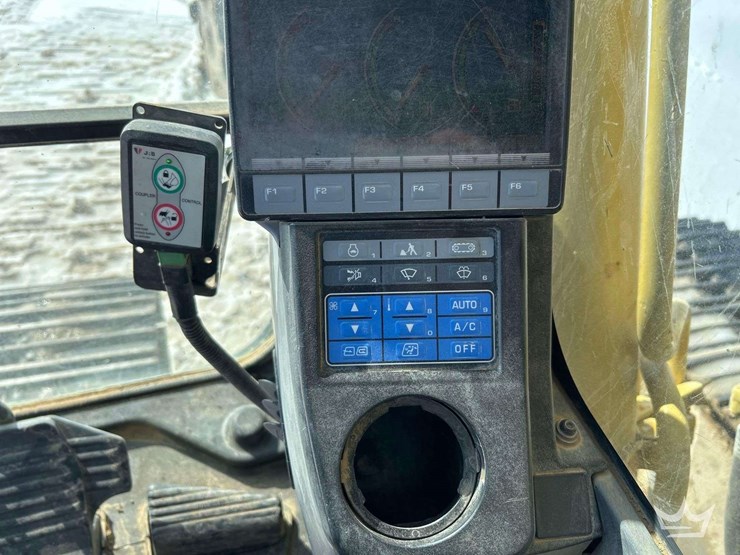 2013-komatsu-pc200-image-17