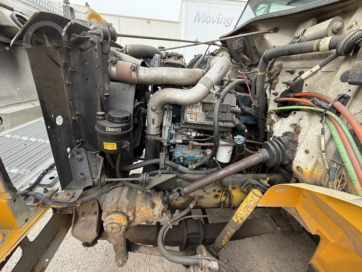 2000-international-4700-image-30