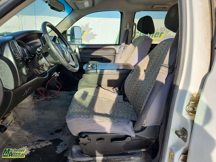 2013-gmc-sierra-3500hd-image-17