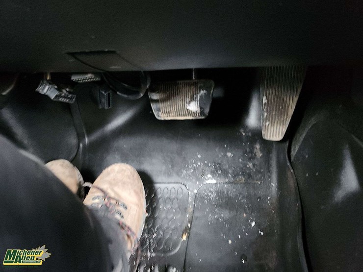 2016-dodge-2500-image-14