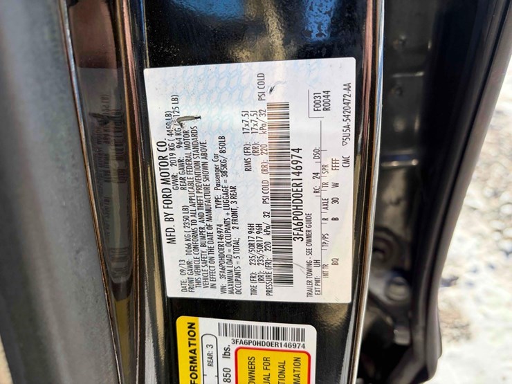 2014-ford-fusion-se-image-16