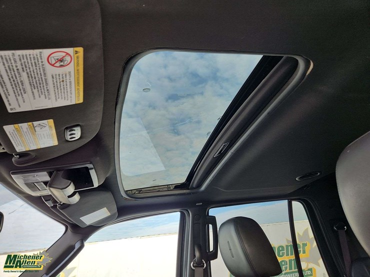 2013-lincoln-navigator-image-25