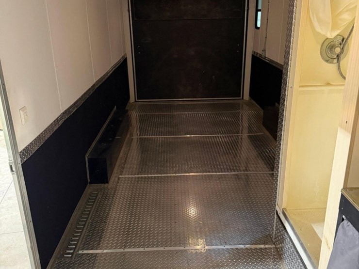 (inv.51016)-2017-bravo-trailers-vin:-542be2421gb013568,-24'-trailer-with-bathroom,-ac,-hot-water,-image-8