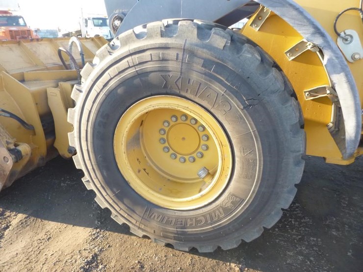 2005-deere-624j-image-38