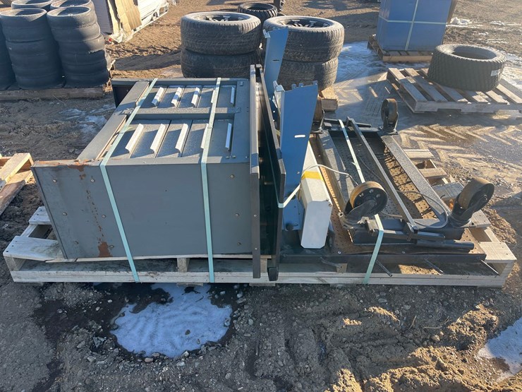 gray-work-bench-with-light-image-3