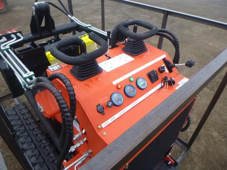 2025-agt-lrt23-skid-steer-track-loader-image-13