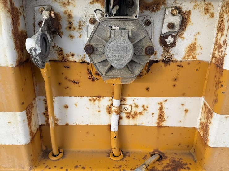 1982-kentucky-trailer-image-3