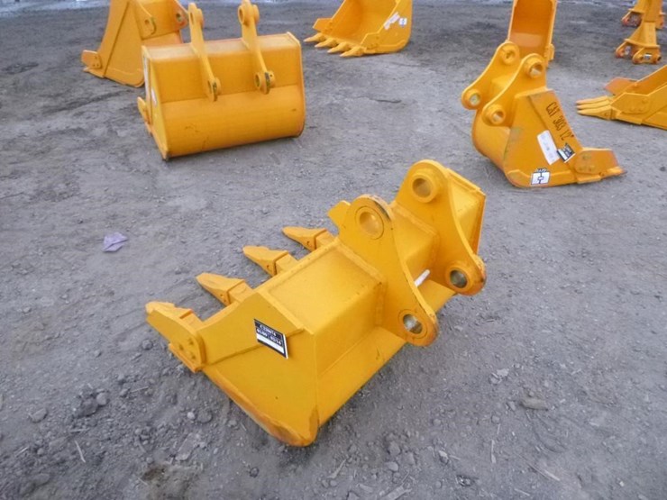 caterpillar-303-image-4